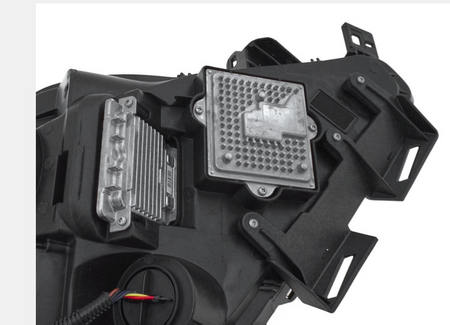 Lampa przednie strona lewa