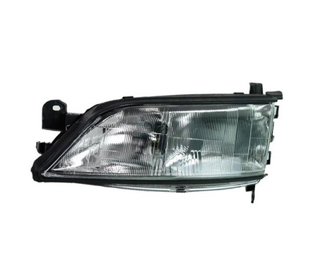 Lampa przednia strona prawa