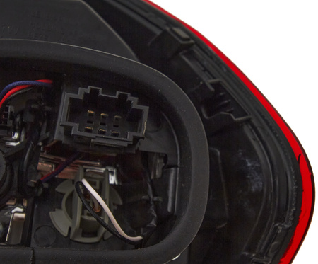 Lampa tył USA strona lewa