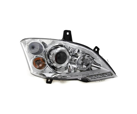 Lampa przednia strona prawa